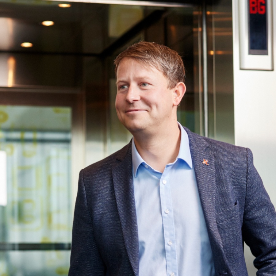 Stefan Tilger - 首席財務官 (CFO)